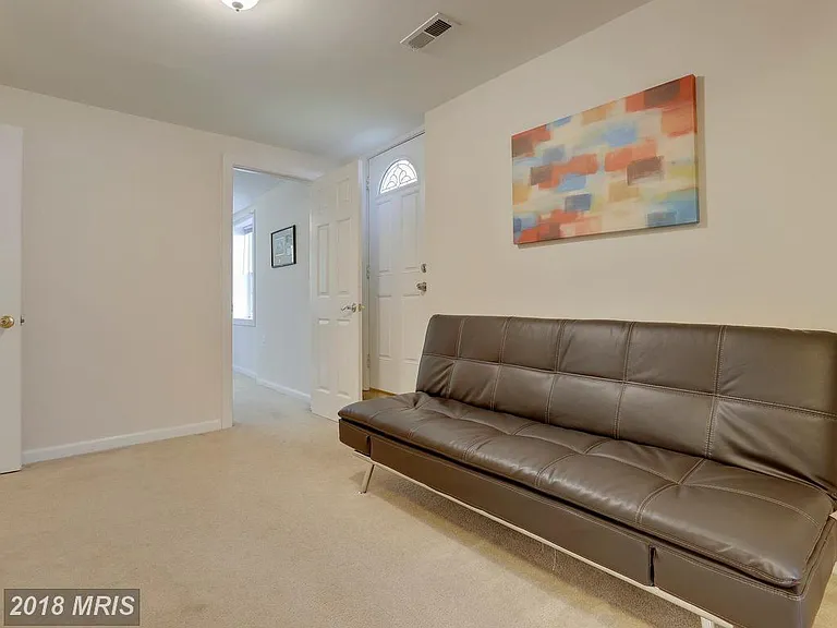 10016 Brunett Ave — Photo 5