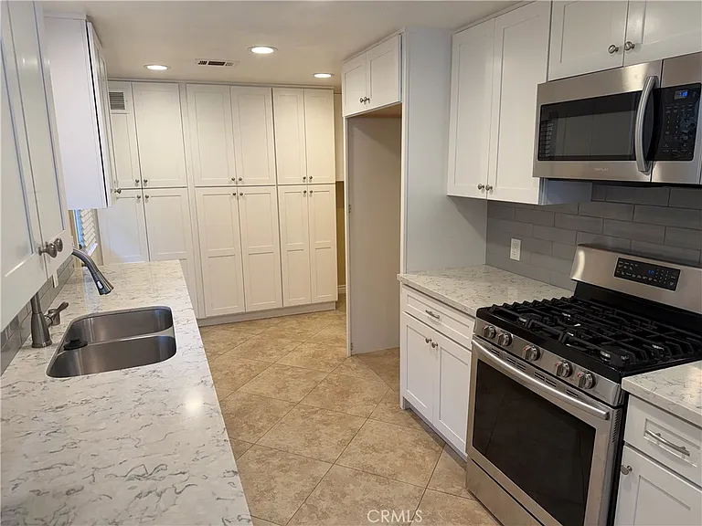 511 Mariposa Ave — Photo 7