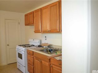 426 Lake Ave APT A, Saint James, NY 11780