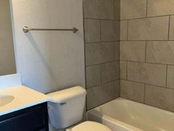 4th image of 3900 Central Park Dr #211