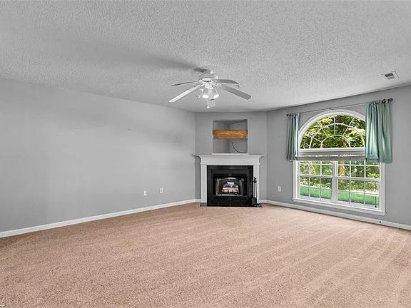 3rd image of 131 James Rd #1-C