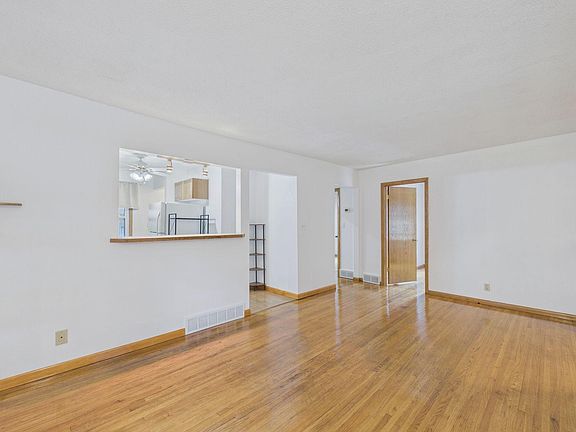 3rd image of 1853 Taylor Ave