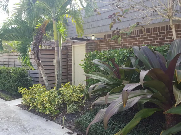 1006 10th Ter, Palm Beach Gardens, FL 33418