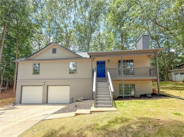 90 Lake Avalon Ct, Dallas, GA 30157