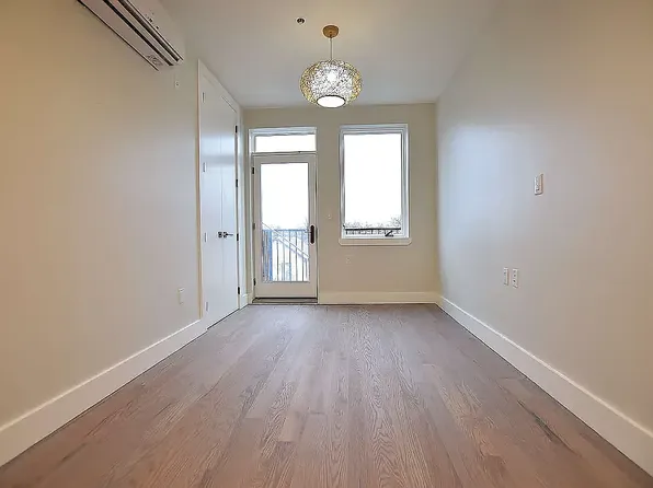 987 Rogers Avenue image 1 of 7