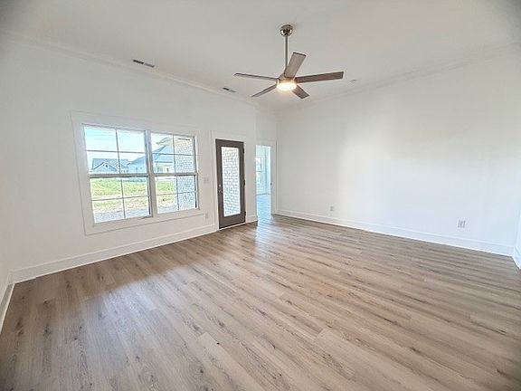 4th image of 114 Edgefield Ct