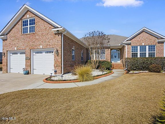 3rd image of 1064 Golden Sands Way