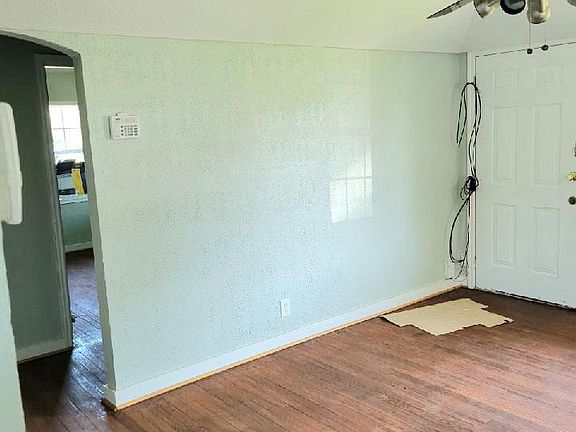4th image of 6831 Narcissus St