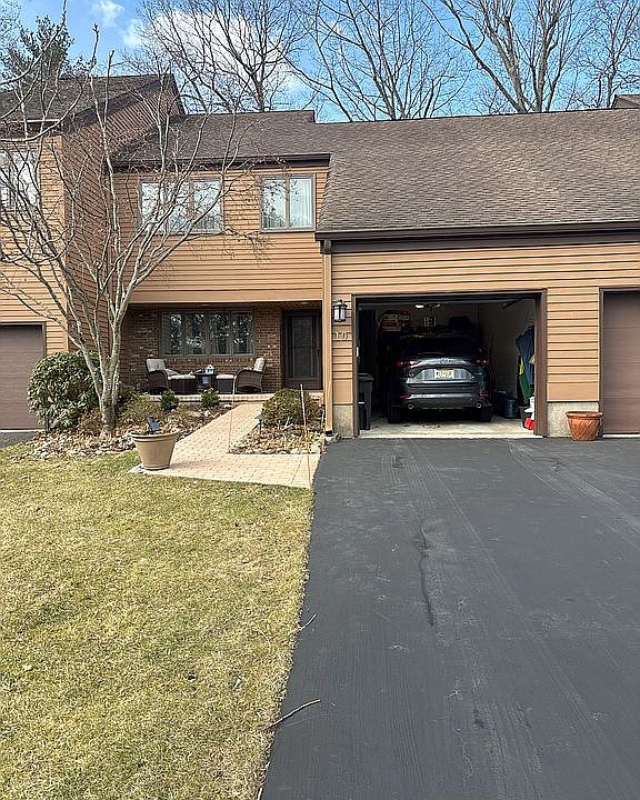 Front View 1 Car Garage