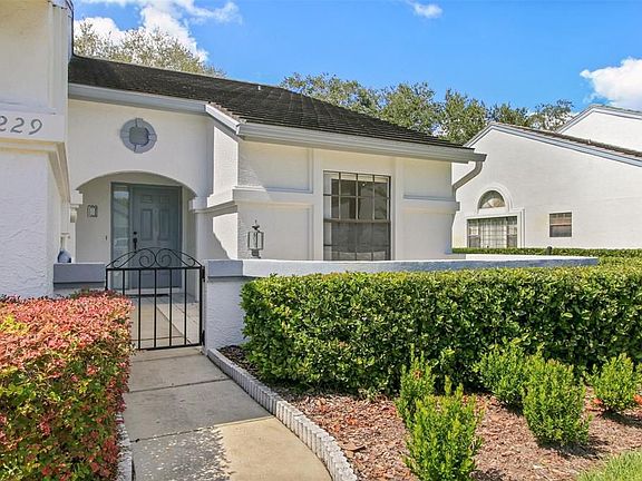 2nd image of 4229 Brentwood Park Cir