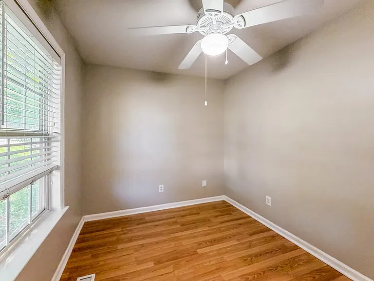 100 Homestead Ln — Photo 14