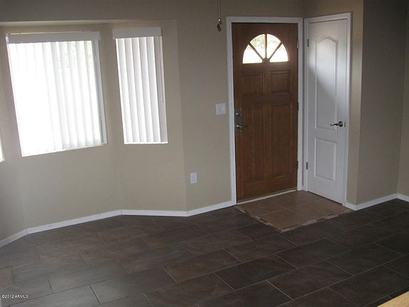 4th image of 2859 E Escondido Ave