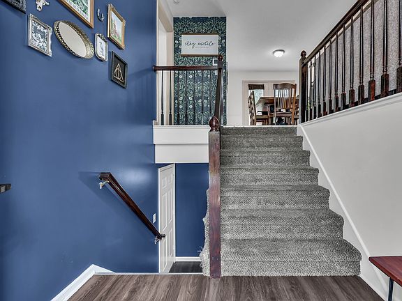 3rd image of 1019 Hedge Apple Dr