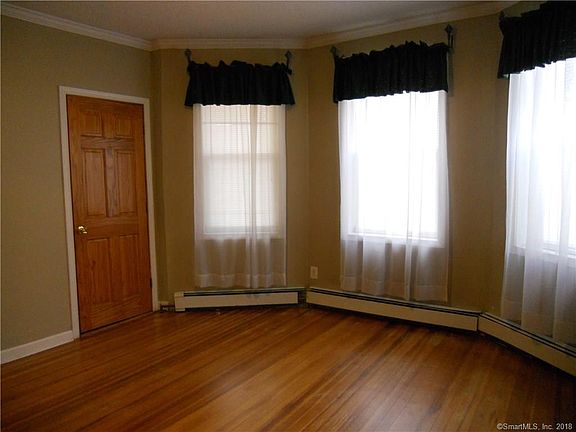 5th image of 497 Burritt St APT 1