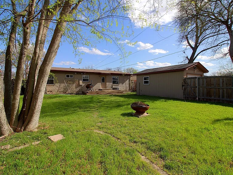 10849 Cotillion Dr — Photo 23