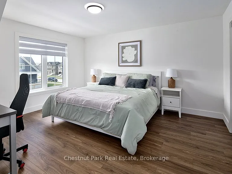 137 White Oak Cres — Photo 10