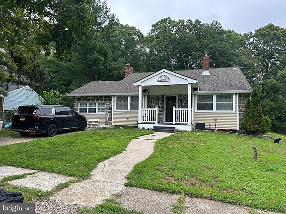4th image of 2411 N Cuthbert Dr