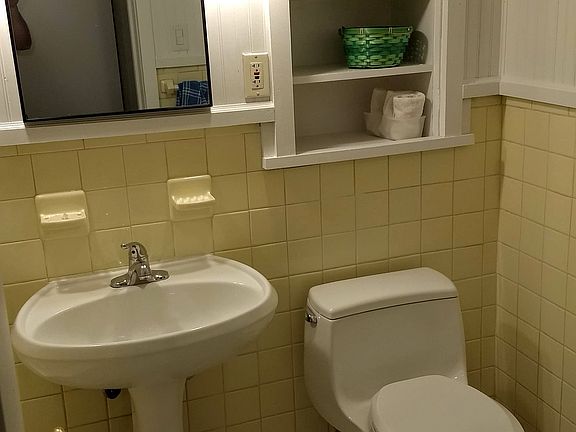 Main bathroom