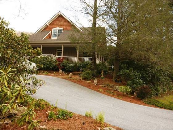 2nd image of 592 Whiteside Mountain Rd