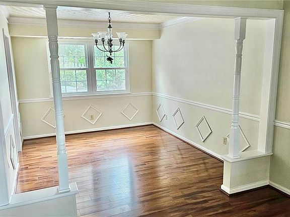4th image of 3704 Summer Pl