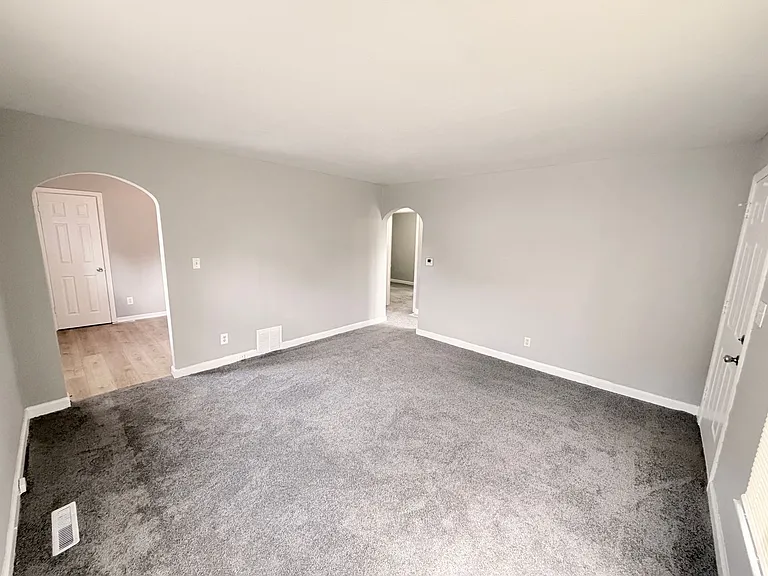 1207 N McCoy St — Photo 2