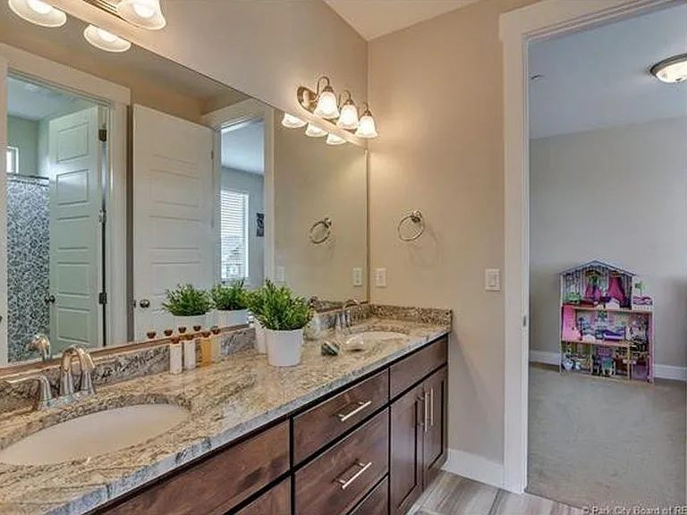 2nd & 3rd Ensuite Bathroom