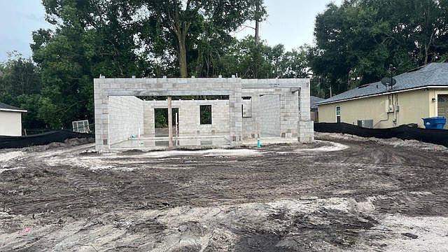 Block walls up