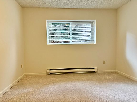 4th image of 11255 Greenwood Ave N APT B1