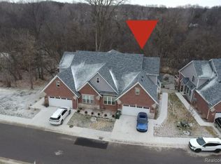 1454 Rochdale Pond Ct, Rochester, MI 48309