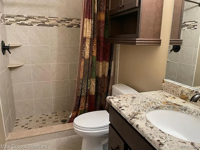 4585 Laurel Club Cir — Photo 13