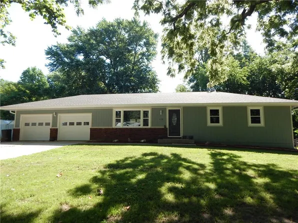 1911 2nd Ave, Leavenworth, KS 66048