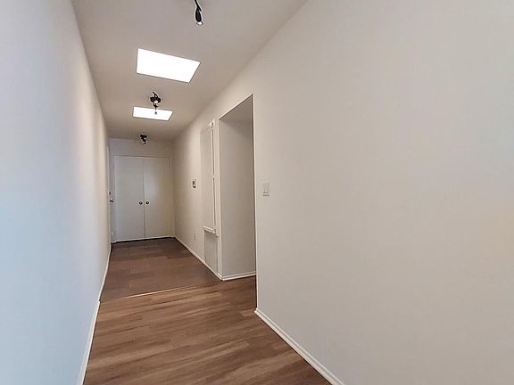 3rd image of 1444 S Saltair Ave APT 303
