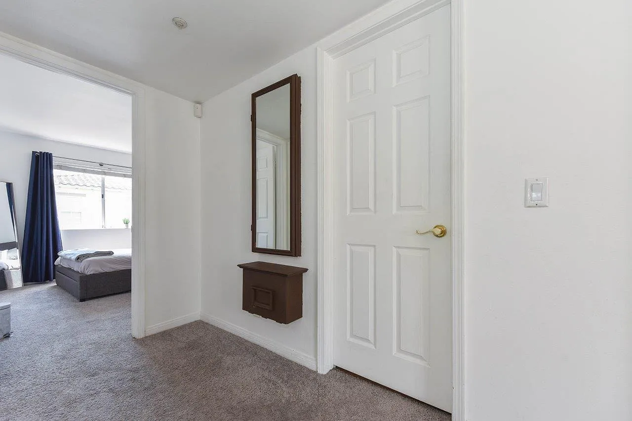3 bed, 2.5 bath, 1400 sqft, $3,750 — Photo 4