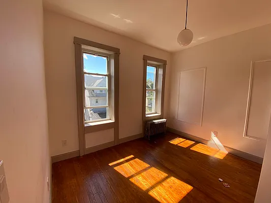 Rented by Premier Metro Realty Corp | media 17