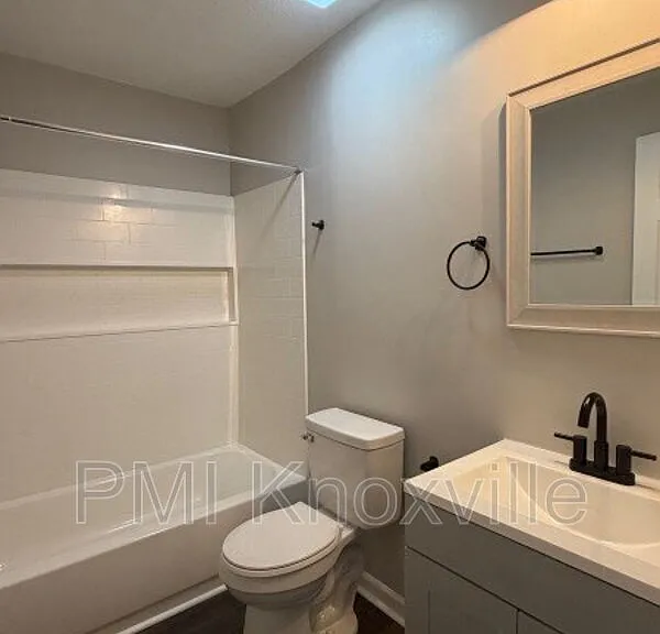 123 Ingersoll Ave #7 — Photo 7