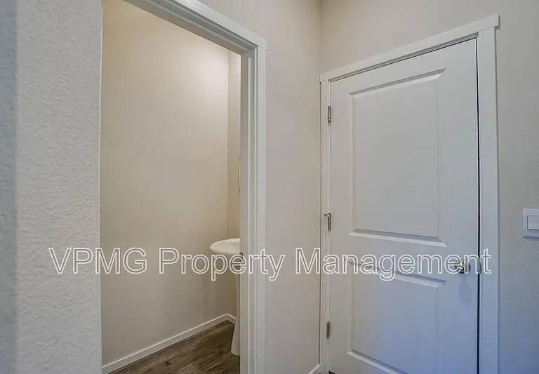 2620 NE 117th Pl — Photo 12