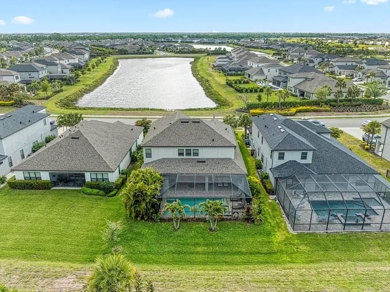 16528 Paynes Mill Dr — Photo 13