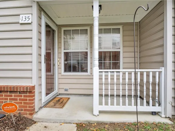 135 White Cedar Ln, Yorktown, VA 23693
