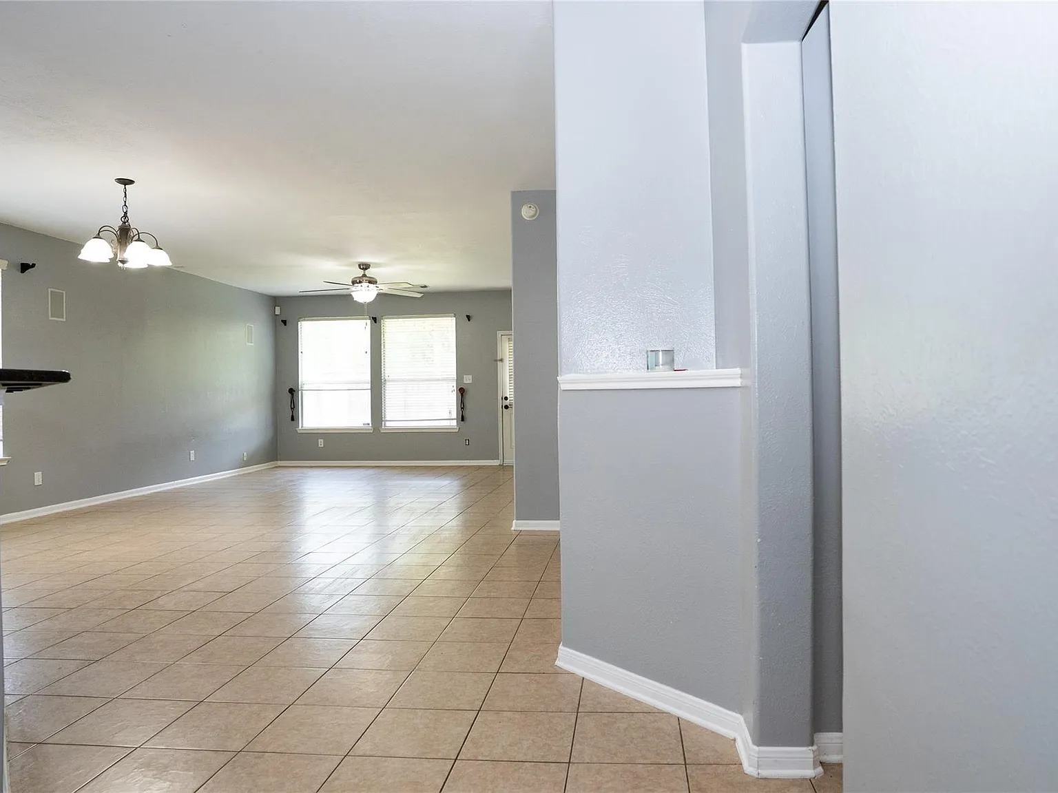 3 bed, 2.0 bath, 1805 sqft, $2,000 — Photo 3