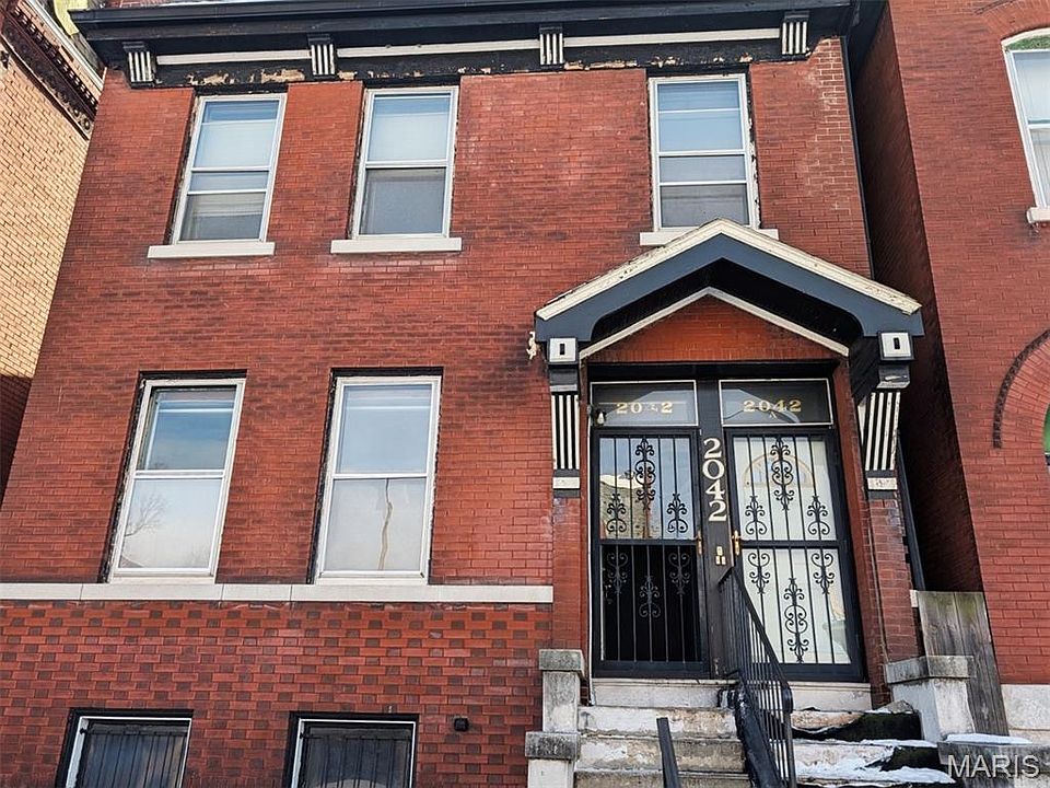 1st image of 2042 Adelaide Ave
