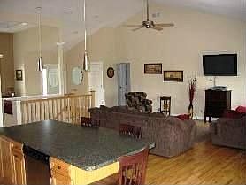 2nd image of 310 Oriole Ln