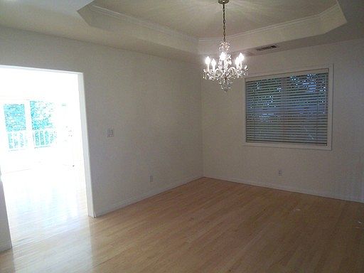 5th image of 4414 Moorpark Way APT 12