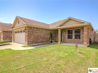 104 Flint Rock Ct, Victoria, TX 77904