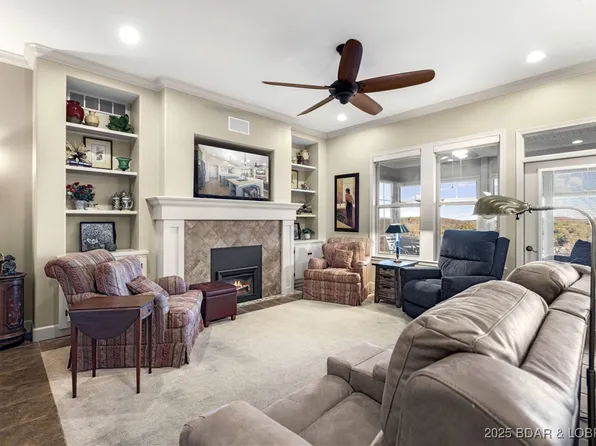 742 Buckingham Dr, Camdenton, MO 65020