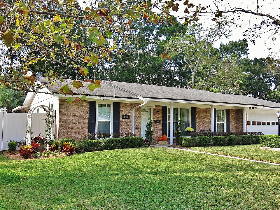 1st image of 1612 BAY Circle W