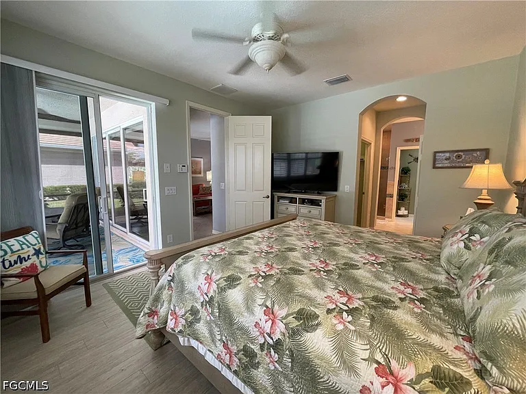 10630 Camarelle Cir — Photo 29