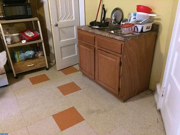 5th image of 1100 W Duncannon Ave