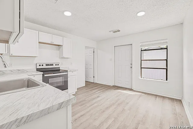 402 Tedder St — Photo 5