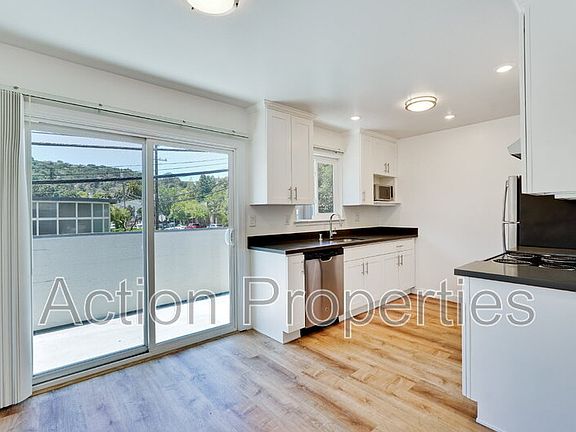5th image of 2186 Carlmont Dr APT 6