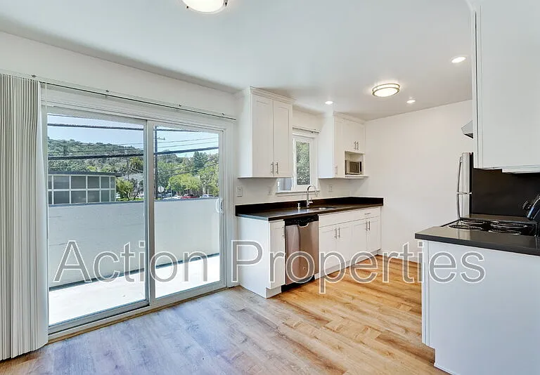 2186 Carlmont Dr #6 — Photo 5